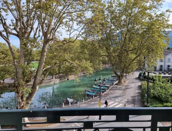 Le Ness - Face Au Pont Des Amours - Majord'Home อานซี ภายนอก รูปภาพ